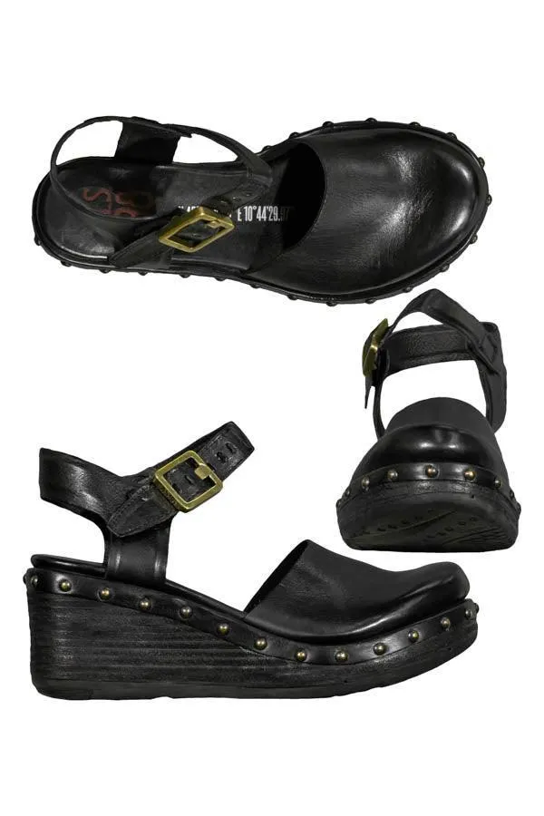 AS98 Studded Wedge Pump